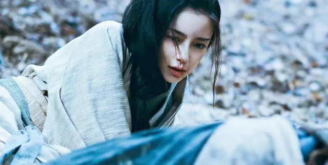 Baby演技登峰造极，一剑击杀贴身丫鬟，柳莹这个角色竟被她演活了