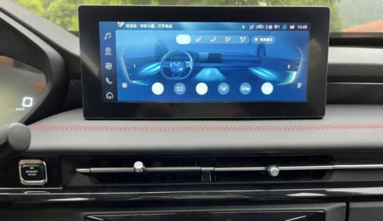 小钢炮五菱星驰2023落地价格,五菱星驰小钢炮2023款点评