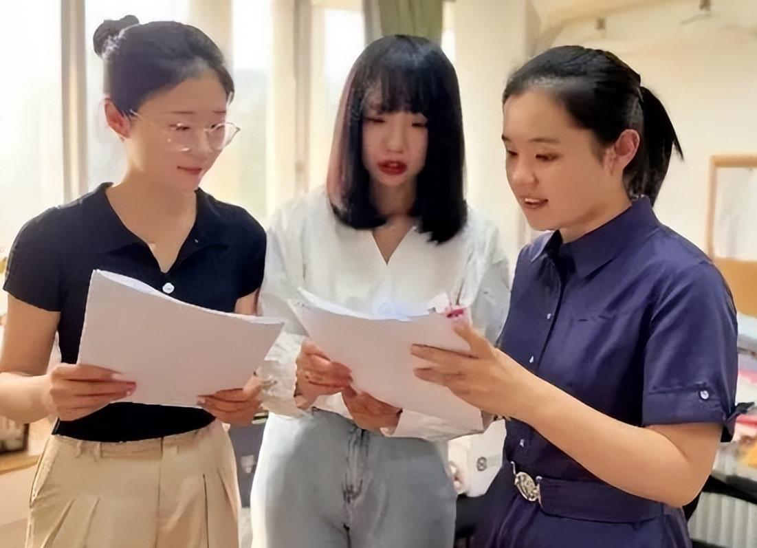 大学生后悔报考的专业，医学和师范出炉，榜首学生自嘲脑子进水