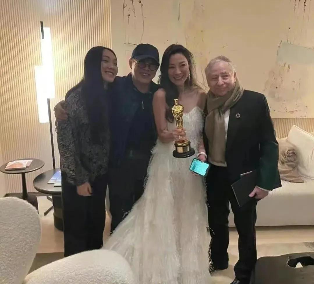 李连杰老了的图片,李连杰近照苍老似老头