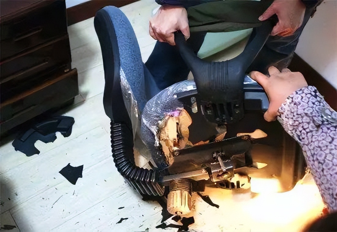 福建厦门一女子升降椅爆炸,厦门女子气垫椅爆炸