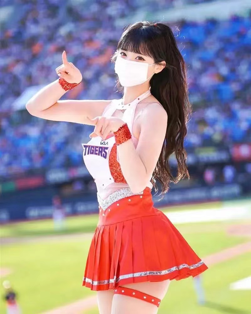 世界杯啦啦队都是用什么来助阵的,最漂亮的世界杯啦啦队