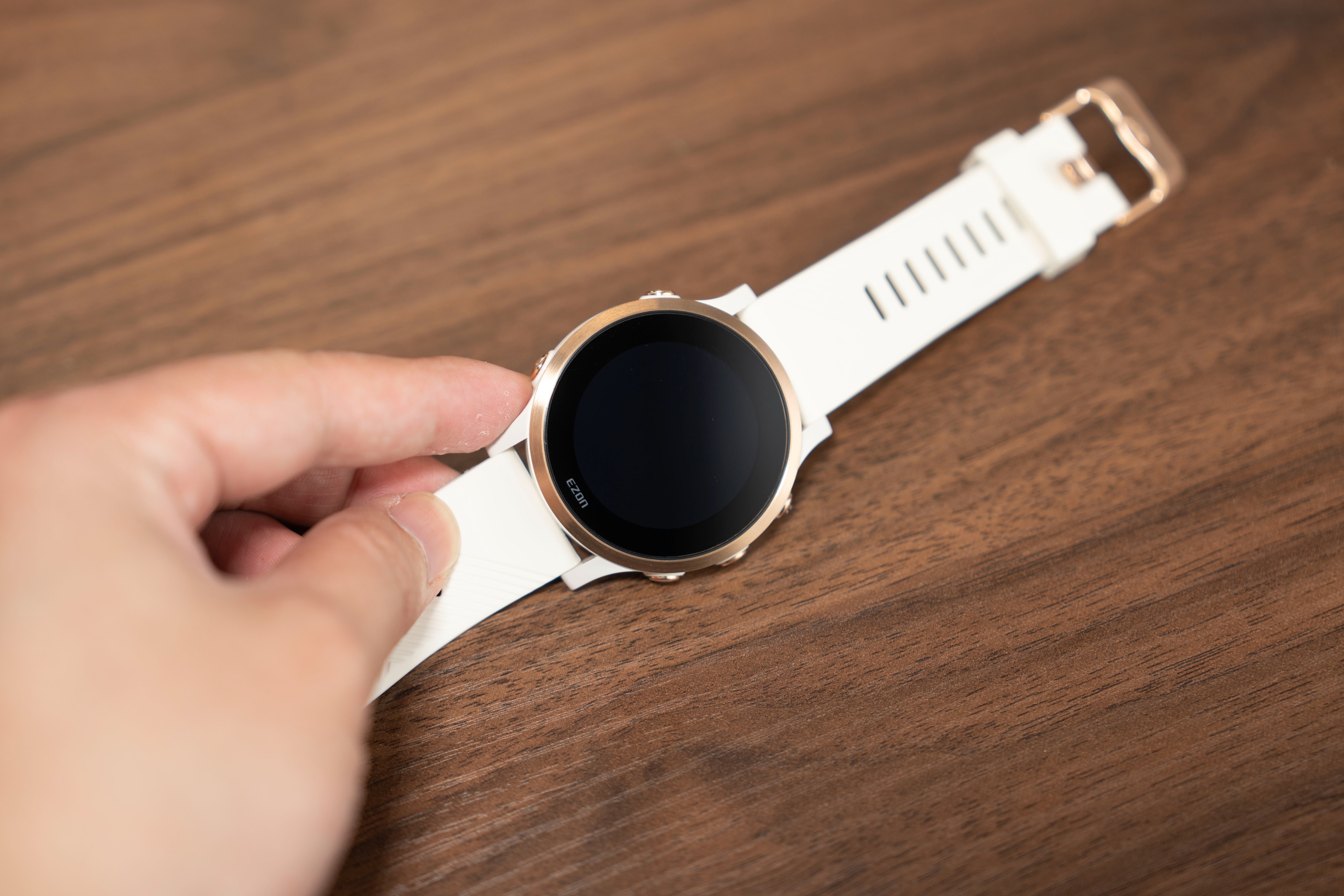 宜准r6手表定位怎么更新,不到一千的稳定器