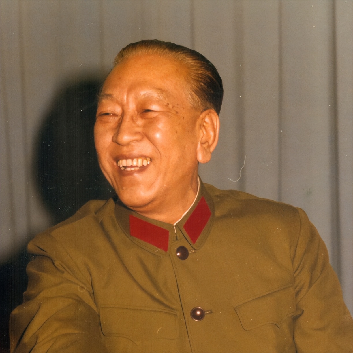 83年古月结束表演，*尚昆杨**亲自接见：我不懂表演，但提两条建议