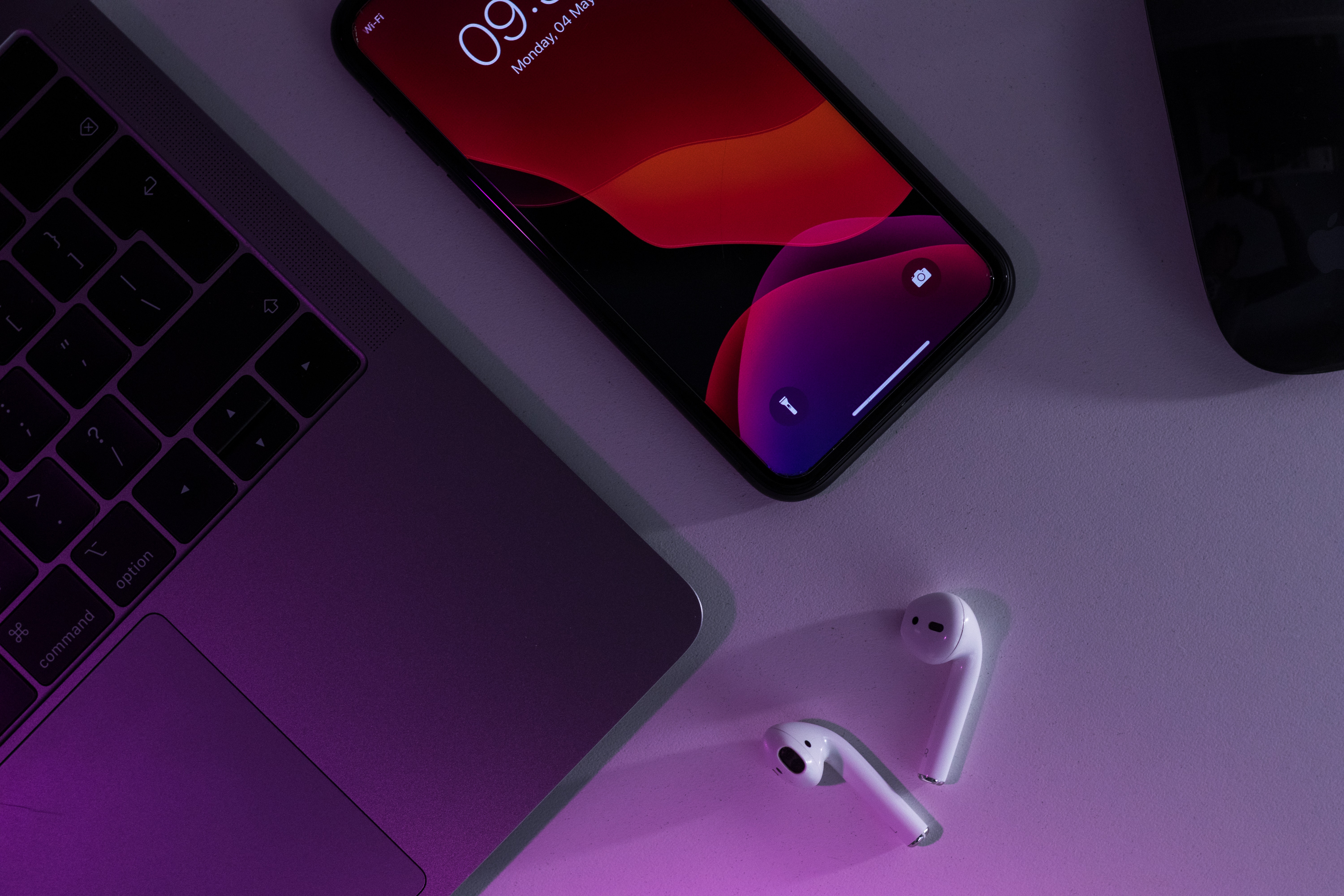 电脑老是不定时自动关机重启,电脑一直不关机好还是每天关机好