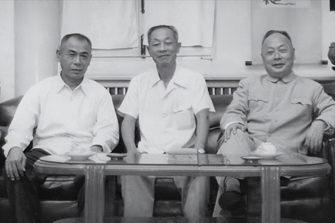 十大元帅榜单公布，蒋介石看后面露难色说道：陈毅太厉害了