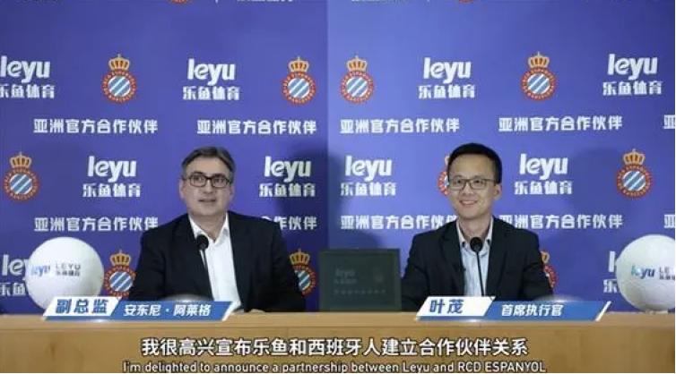 布冯凭什么说是21世纪最佳门将,布冯是绝对的传奇