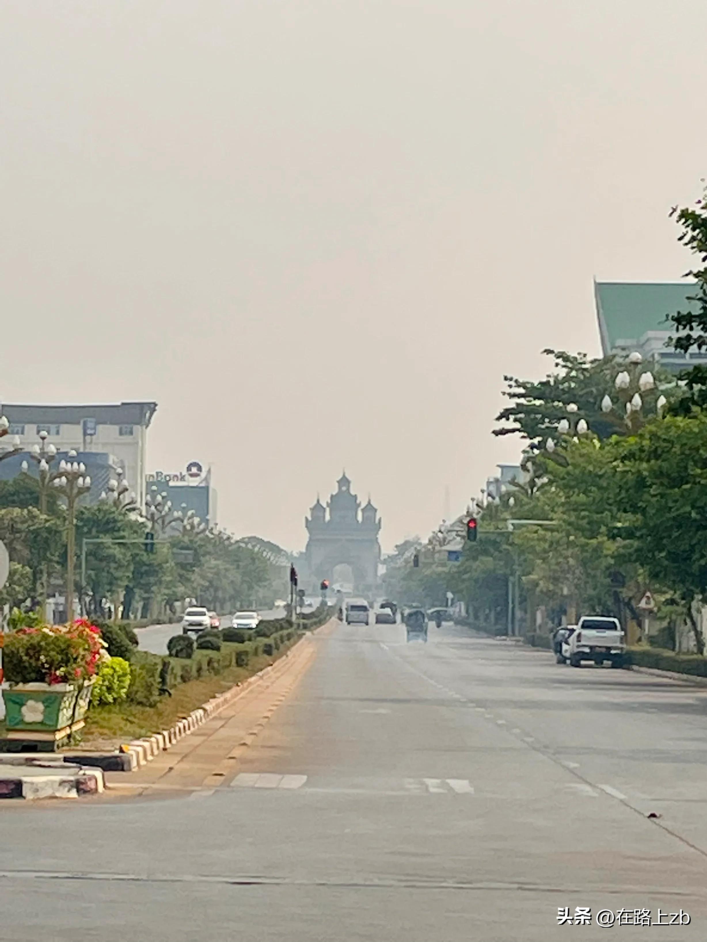 老挝万象塔銮湖,怎么去老挝万象