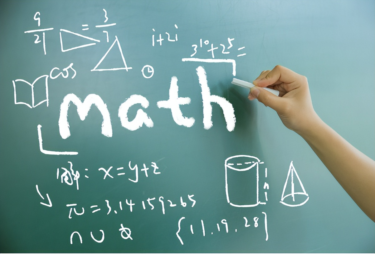 清华丘成桐班和北大数学系谁更强,北大数学教授丘成桐简介