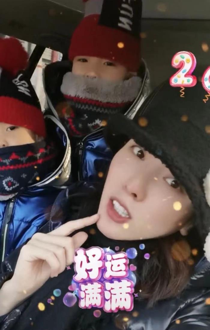 央视最漂亮的女主持人海霞,央视主持人海霞满头白发视频