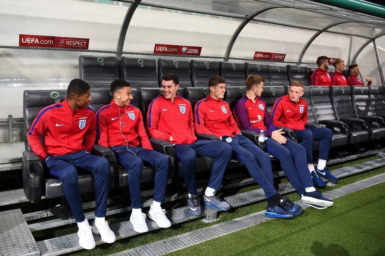 男孩非常喜欢足球关联词,男人为什么那么喜欢摩托车