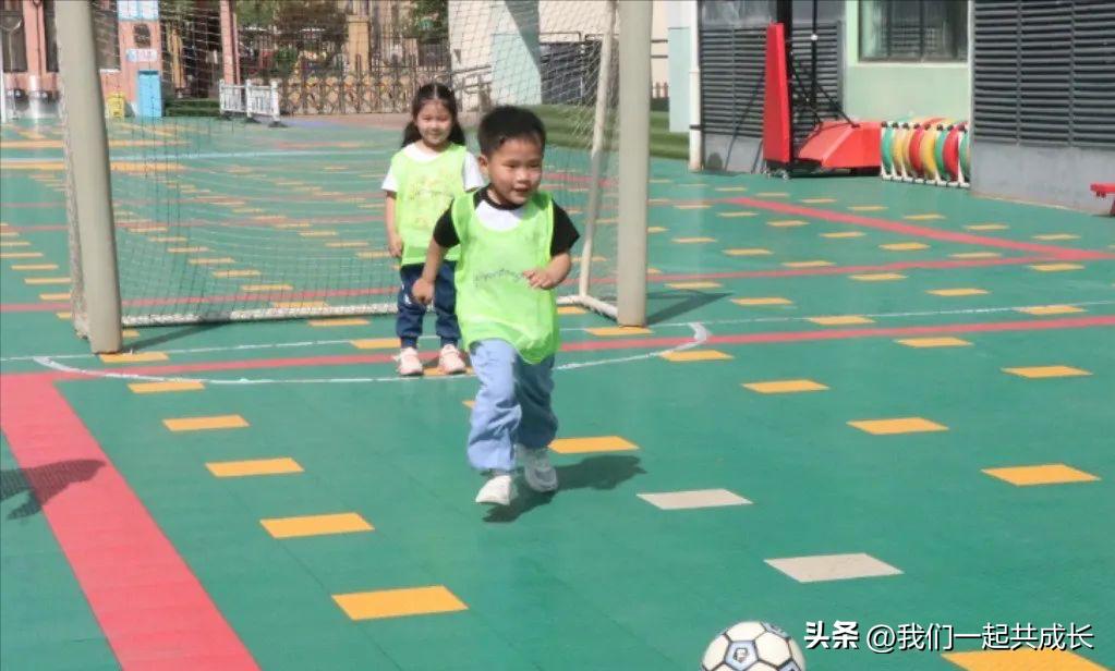 幼儿园足球联赛欢乐开赛,萌娃总动员幼儿园