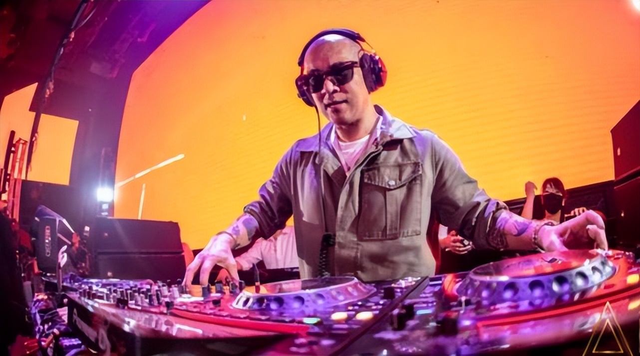 具俊晔将大s的名字纹在手臂上,大s具俊晔婚戒纹身