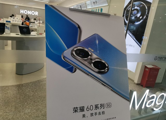 选择荣耀手机的用户越来越多，荣耀究竟有何魅力？