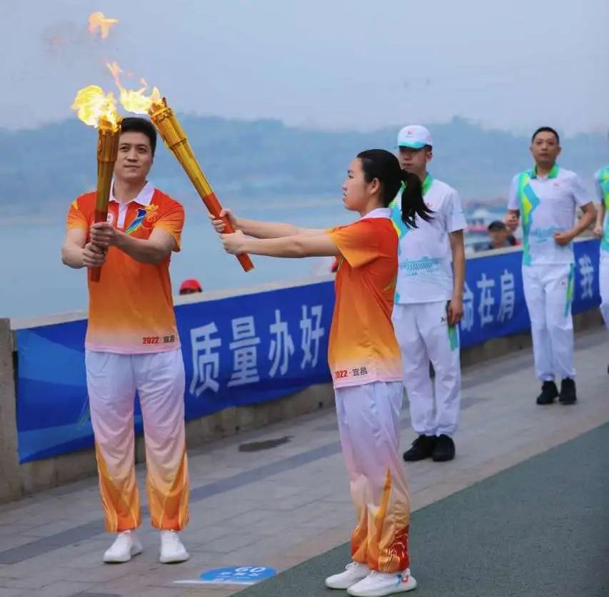 【公安心向*党**护航新征程】“燃动全城”的藏蓝力量