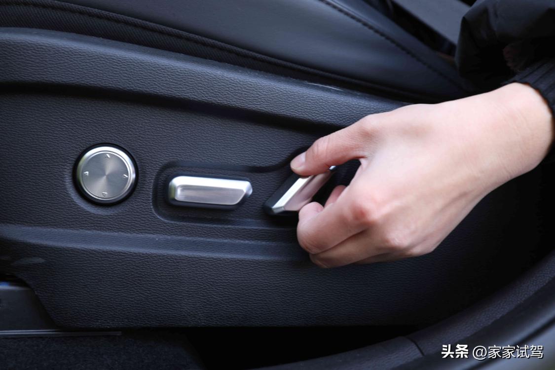 北汽魔方-年轻人的个性科幻座驾