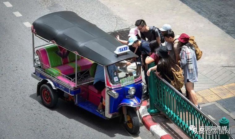 疫期留在泰国的中国人，他们眼中，为何全是“血与泪”…..