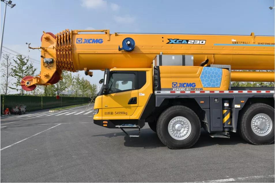 带80t全配重?除了75m主臂,还有多项黑科技加持的XCA230C