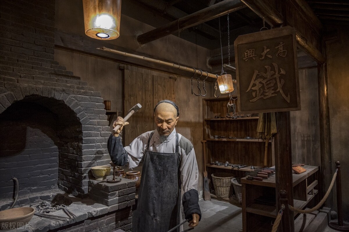 没钱打油小诗100首,没钱过年的打油诗