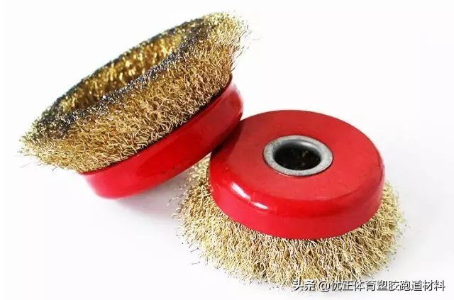 透气型塑胶跑道工艺流程,透气型塑胶跑道翻新