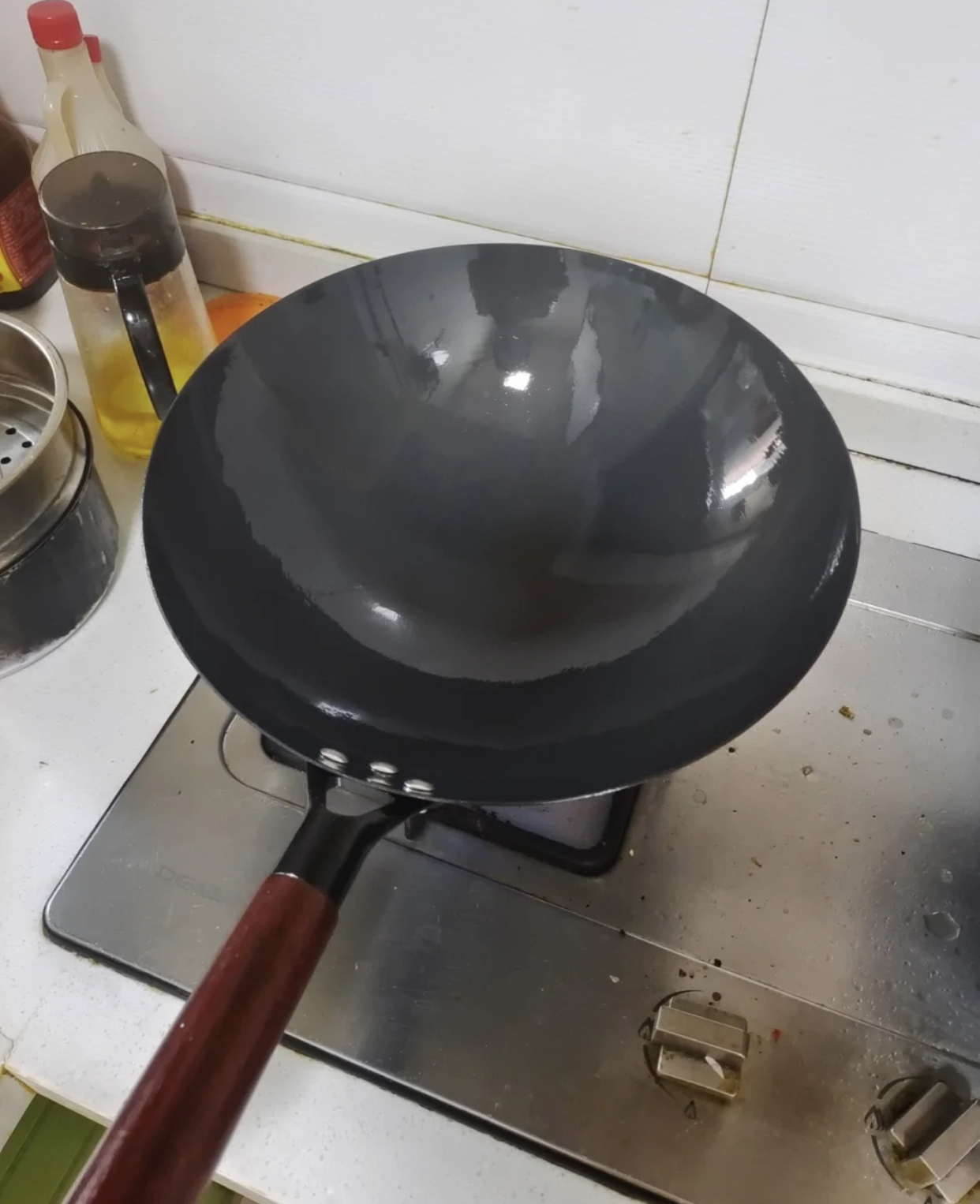 换过2次锅子我悟了，“不粘锅”和“铁锅”的差别，不是一点半点