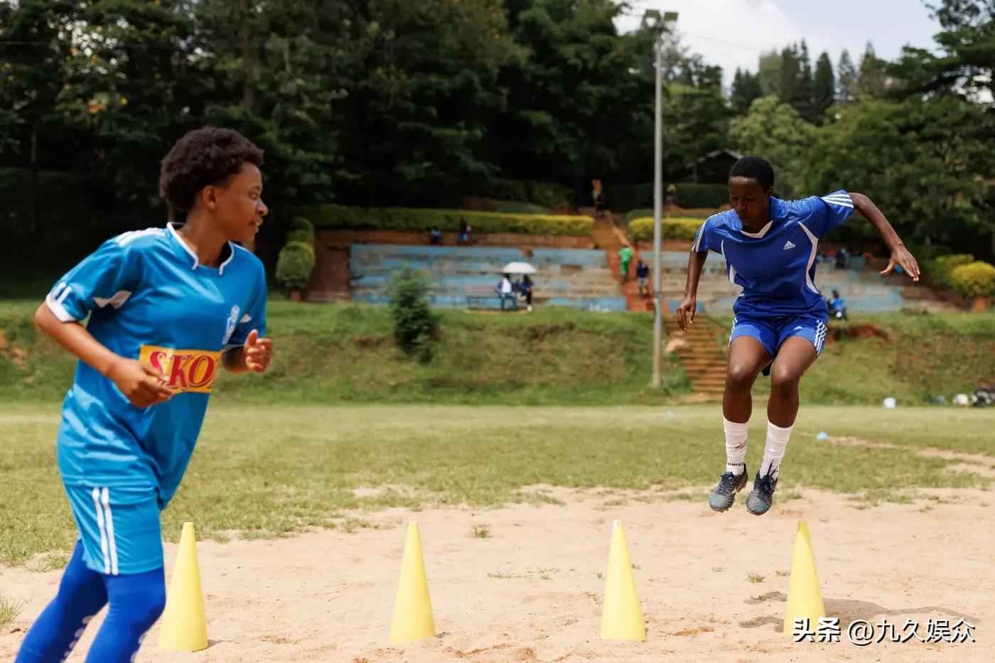 卢旺达女子足球,对女足的支持