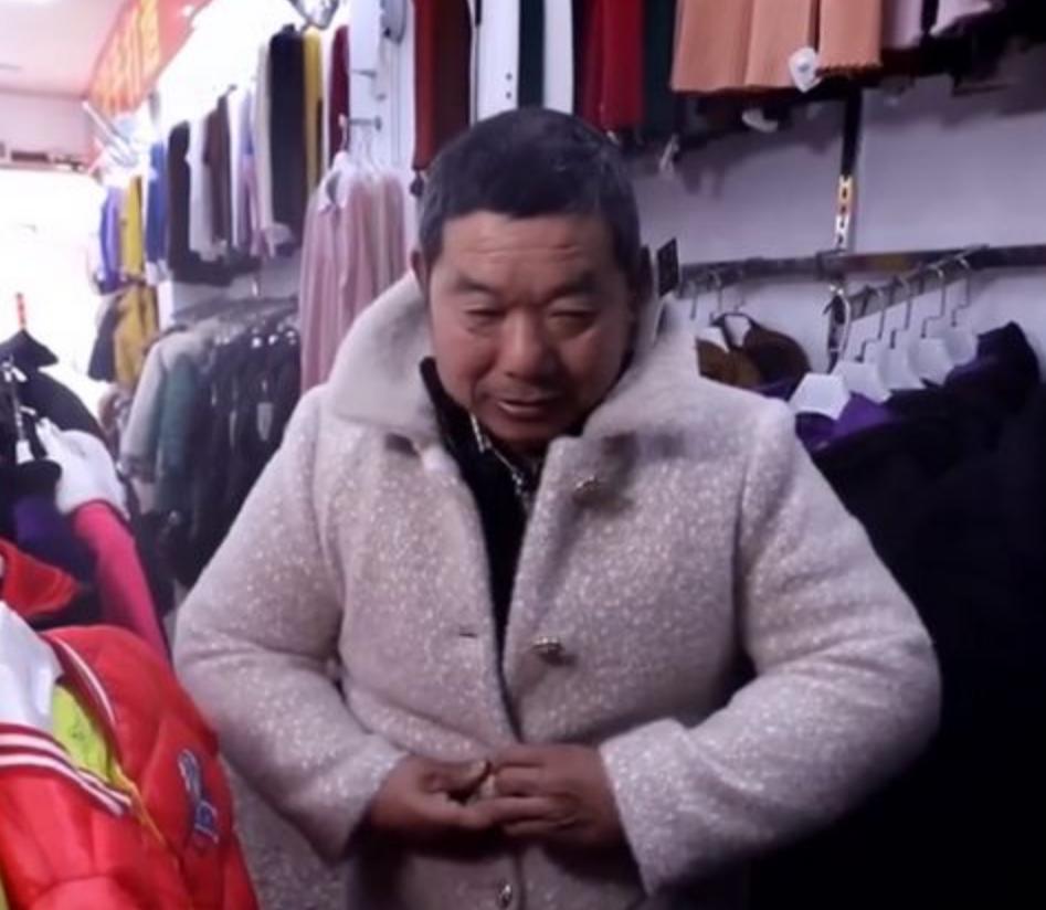 女儿结婚途中遇车祸，隐瞒26年未回娘家，男子做了26年未婚夫