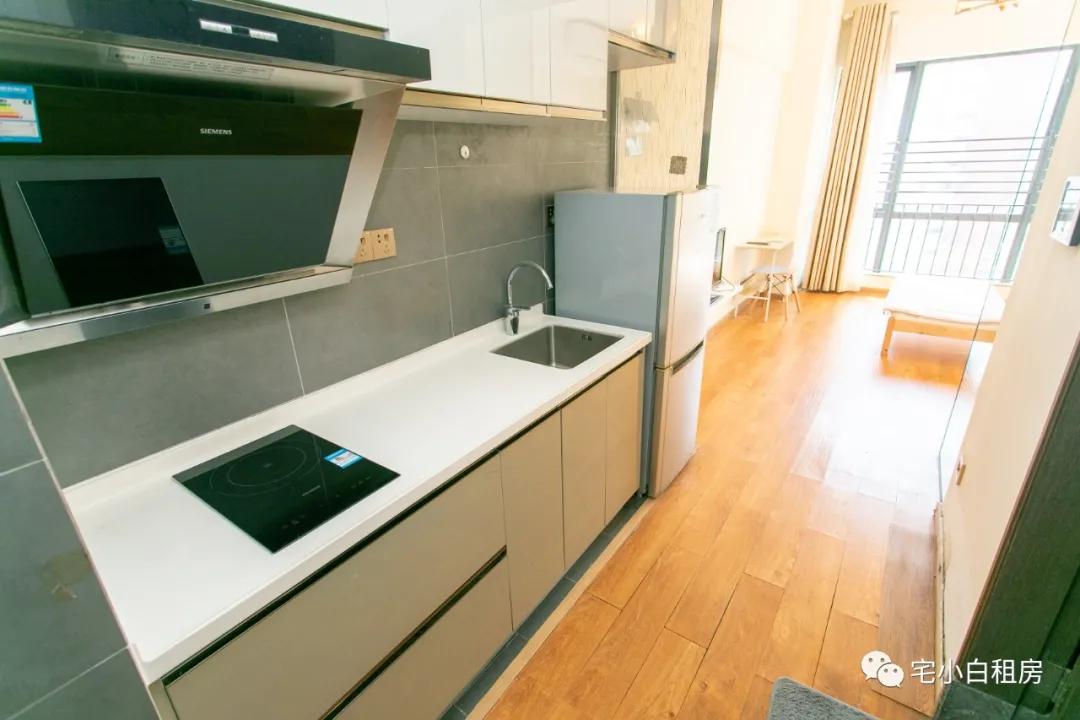 顶级复式单身公寓奢华,深圳金众繁华里为什么那么便宜