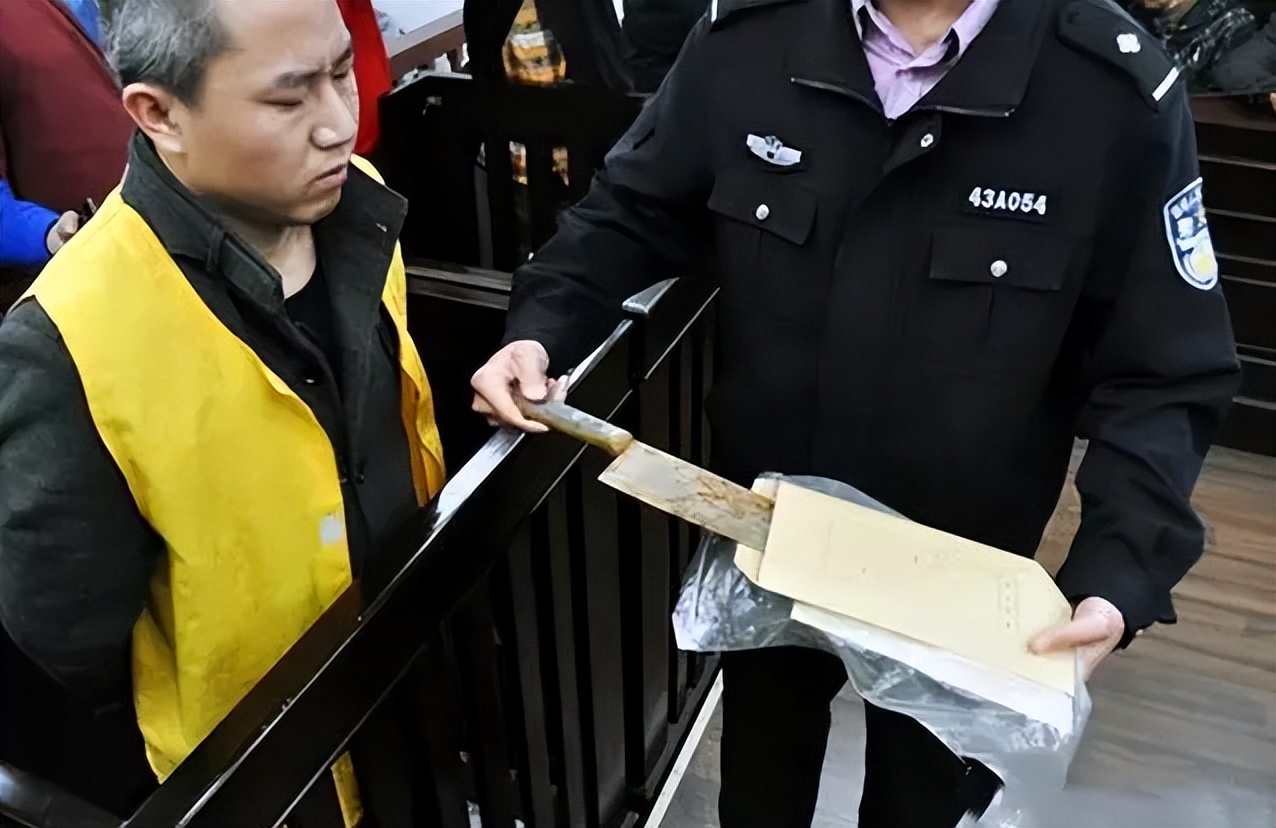 丈夫怀疑妻子出轨杀害妻子,丈夫怀疑妻子出轨把她杀死