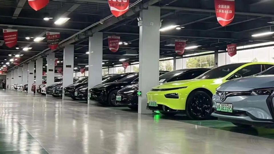 二手车商卖一辆车赚多少钱,做二手车车行一年亏了30万