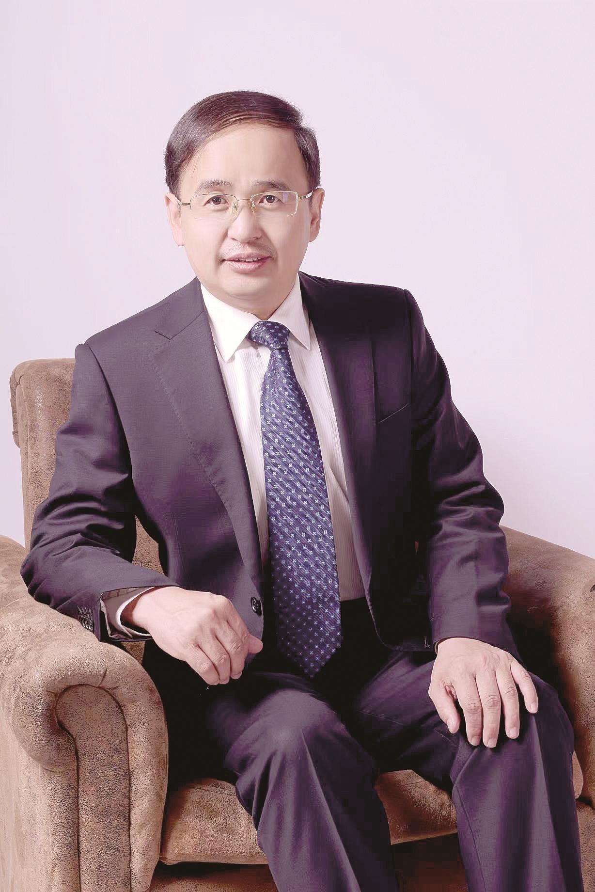 *党**涌涛坚毅奋进“骑士”仗剑走天涯