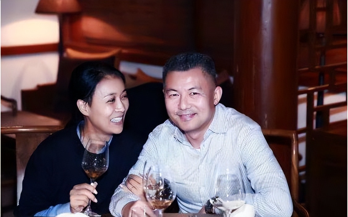 那英和高峰结过婚吗,足球名将高峰和那英