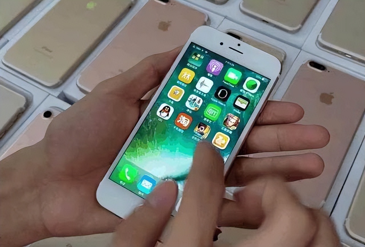 为什么这么多人选择买iphone手机,iphone手机值得入手吗有哪些缺点