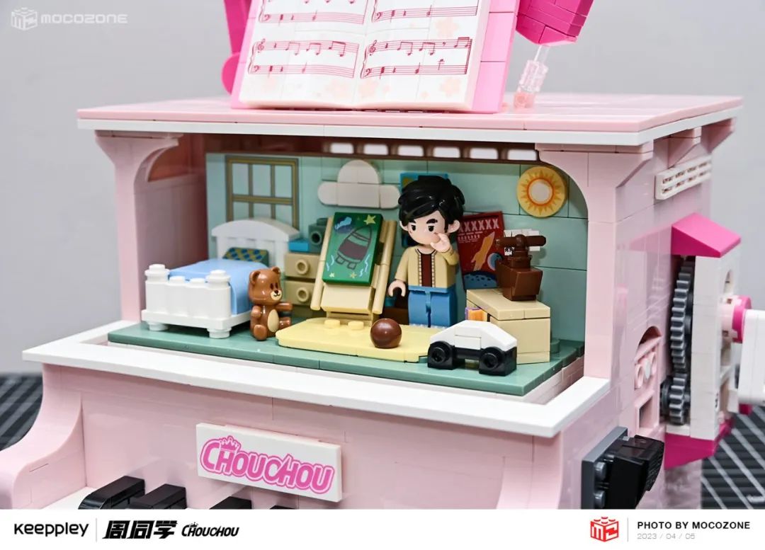 【积木测评】旋转的场景变换！周杰伦首款积木套装很有趣