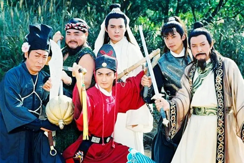 何家劲25岁到62岁,何家劲60岁还在唱歌吗