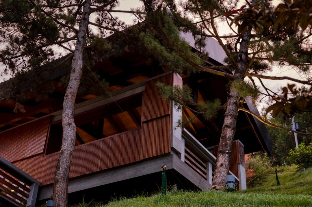 雁柏山庄的夜景,雁柏山庄远景