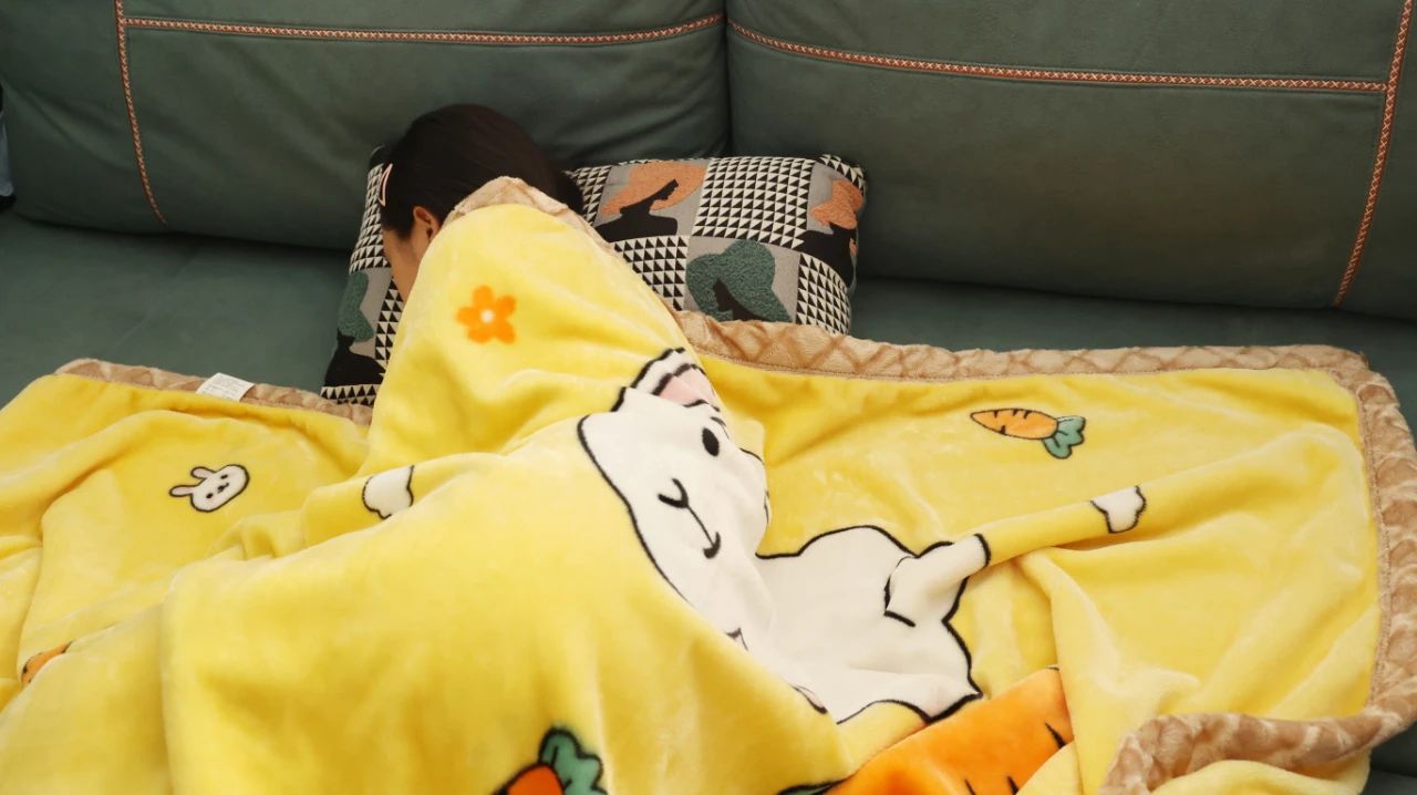 皮肤上有小点点就是出疹？别忽视，可能是过敏性紫癜，需做好了解