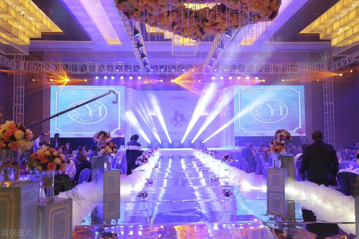 白事金牌司仪翁锦的主持词范文,金牌女司仪婚礼主持词完整版