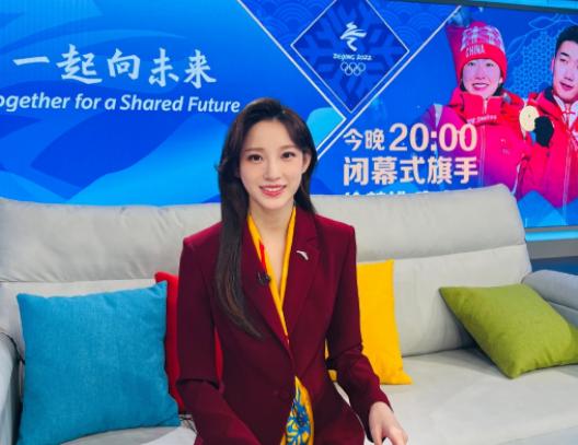 马凡舒回归《天下足球》，人气一路飙升，被赞是董卿接班人