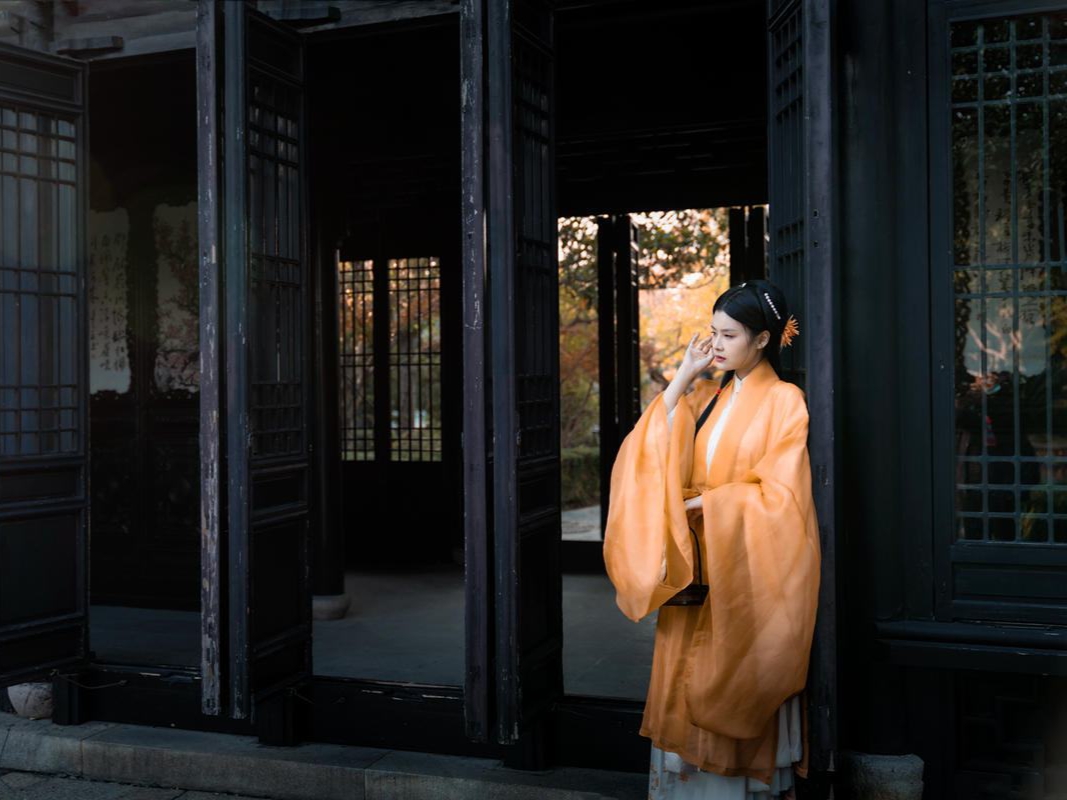 我依旧痴心在等待,你依旧狠心不来