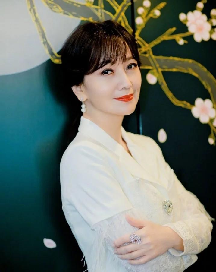 让自己有气质变漂亮变美,提升气质的3个技巧