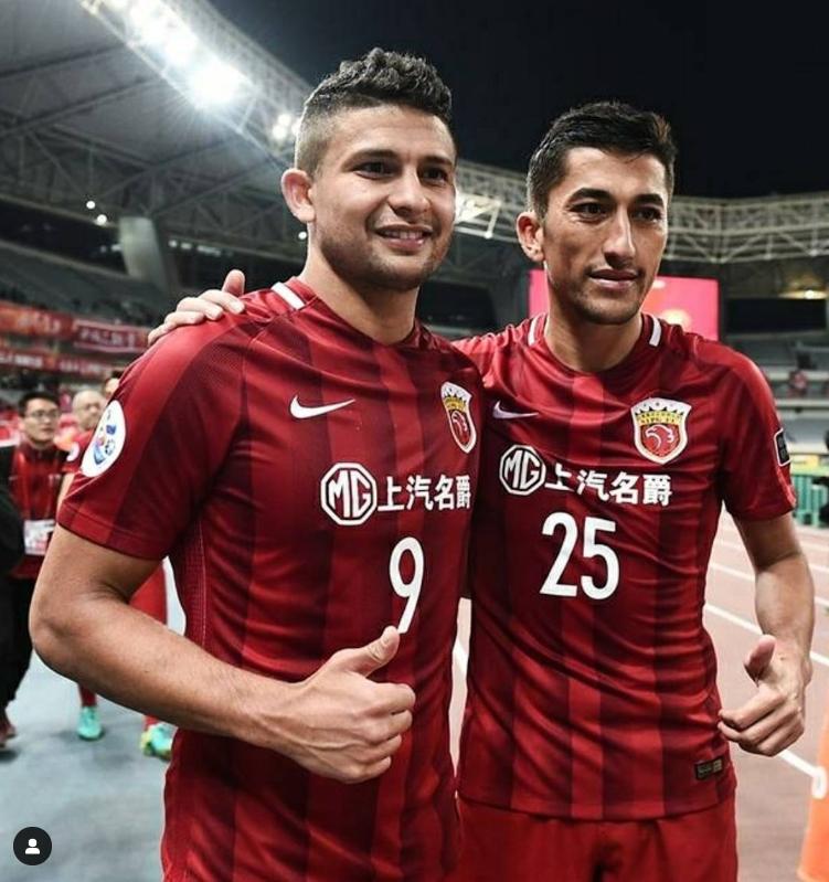 艾克森亚冠表现,艾克森登顶中超历史射手王