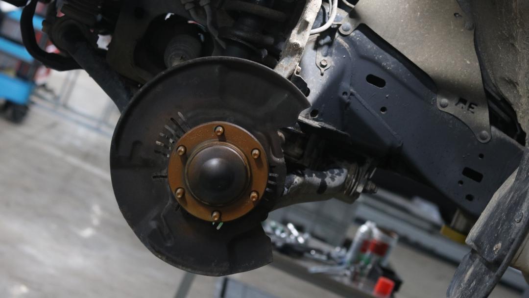 老旧丰田霸道修复,04年丰田霸道翻新改造全过程