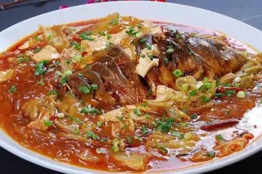 为啥哈尔滨得莫利炖鱼如今“门庭冷落”？辞职厨师:3个缺陷已证实