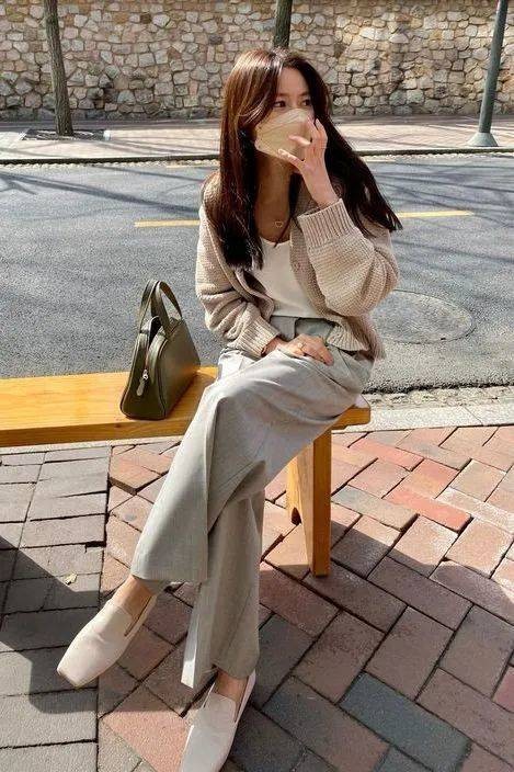 55岁女士气质高端穿搭冬,40左右的女人秋冬怎么穿好看