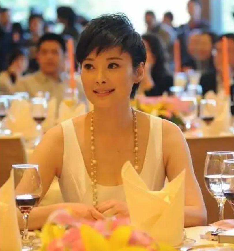 袁立强现状,51岁的袁立最新动态曝光