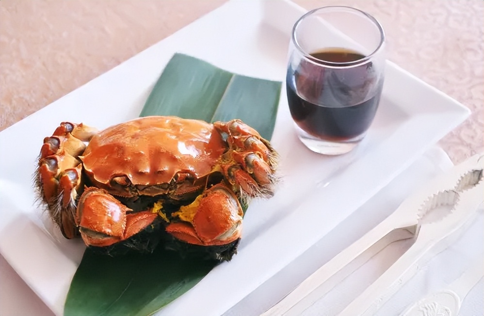 蒸螃蟹放什么去腥味去寒气,蒸螃蟹除了姜还有什么可以去腥