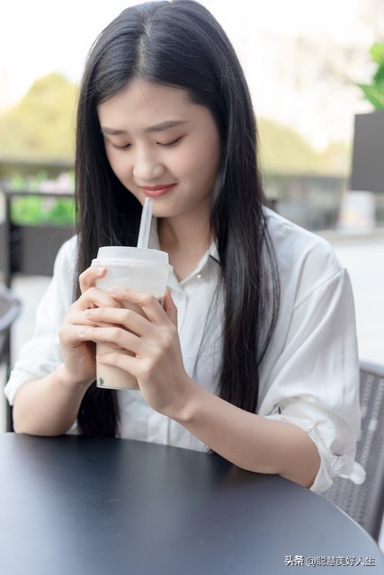 给女生买奶茶说些什么,给女生买奶茶怎么样