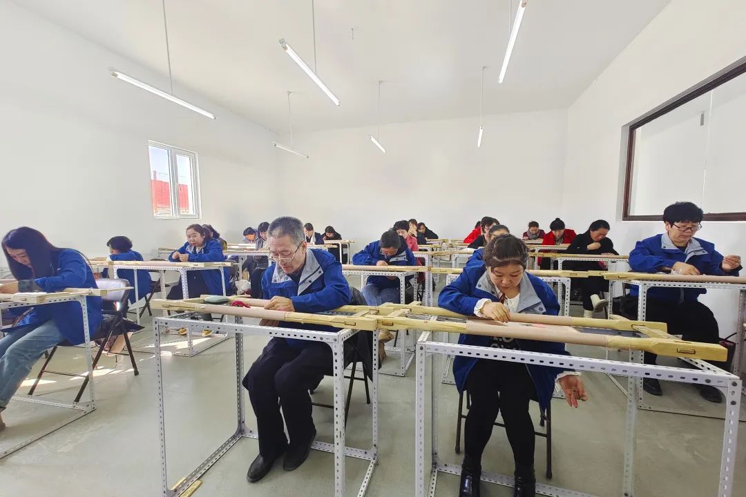 草原绣娘歌曲,草原绣娘