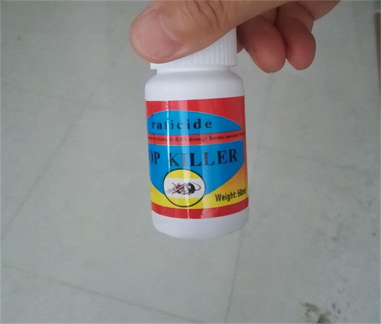 1974年，河北一村支书与村妇通奸17年后毒害其夫，案发300人寻尸